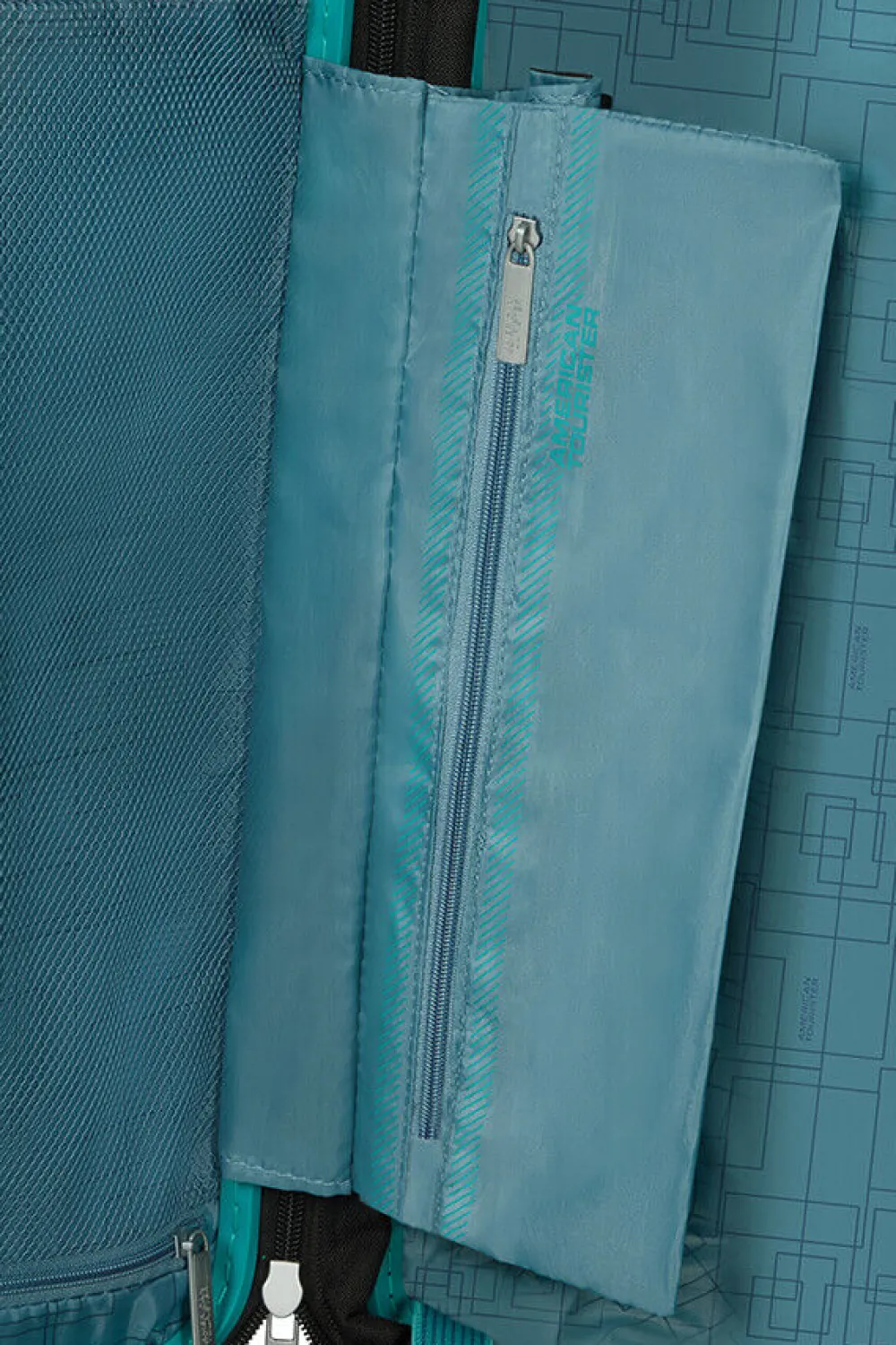 aerostep_lentolaukku_1-2.webp American Tourister AeroStep Lentolaukku Turquoise Tonic Online