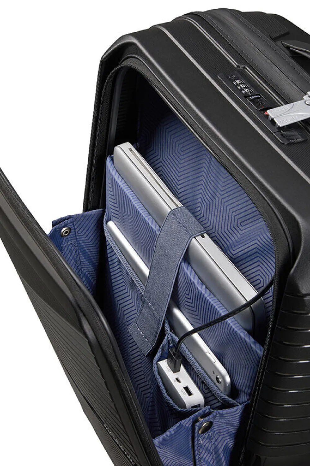 airconic_lentolaukku__2-1.webp American Tourister Airconic Lentolaukku 15.6" Onyx Black New