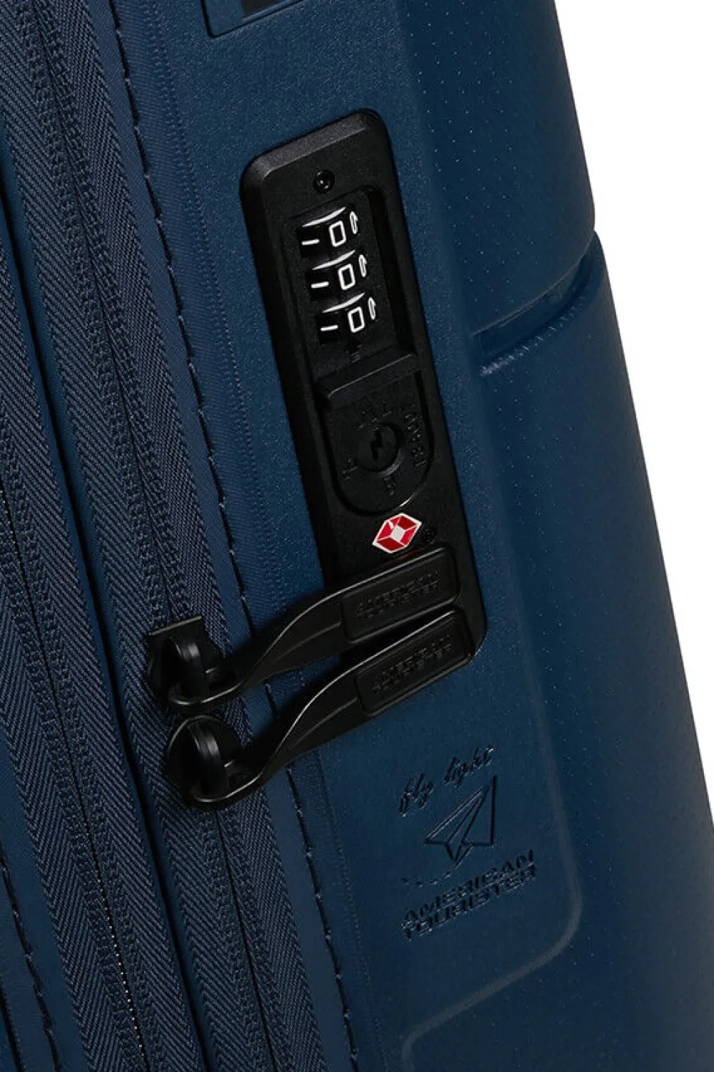 dashpop_marvel_lentolaukk_5.webp American Tourister Dashpop Marvel Lentolaukku Capt America Shield Clearance
