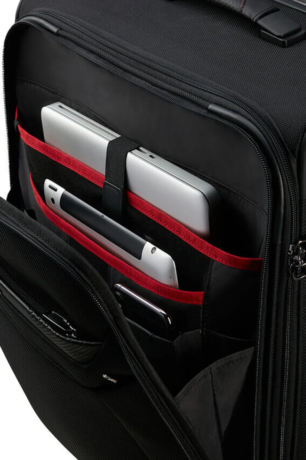 prodlx__nelipyrinen_matka_5.webp Samsonite Pro-DLX 6 Nelipyöräinen matkalaukku 55cm Black Clearance